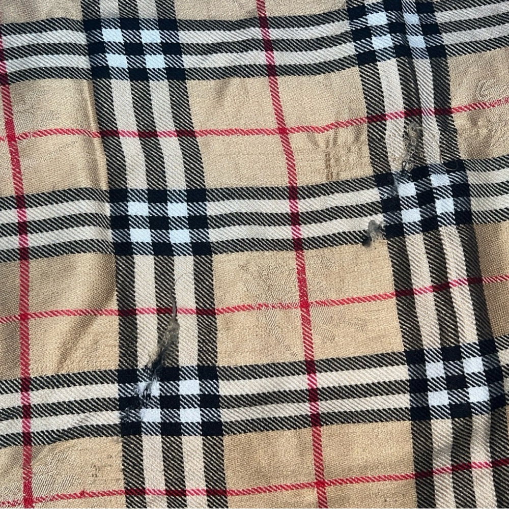 BURBERRY Authentic Scarf - Picture 8 of 11